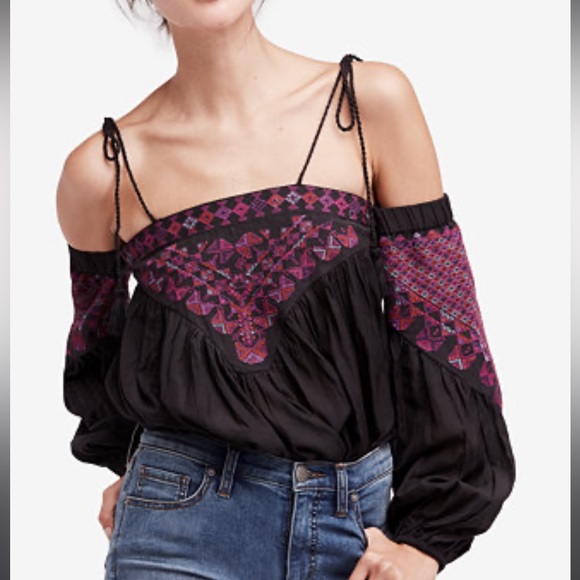 Free people off the shoulder top - Picture 1 of 3